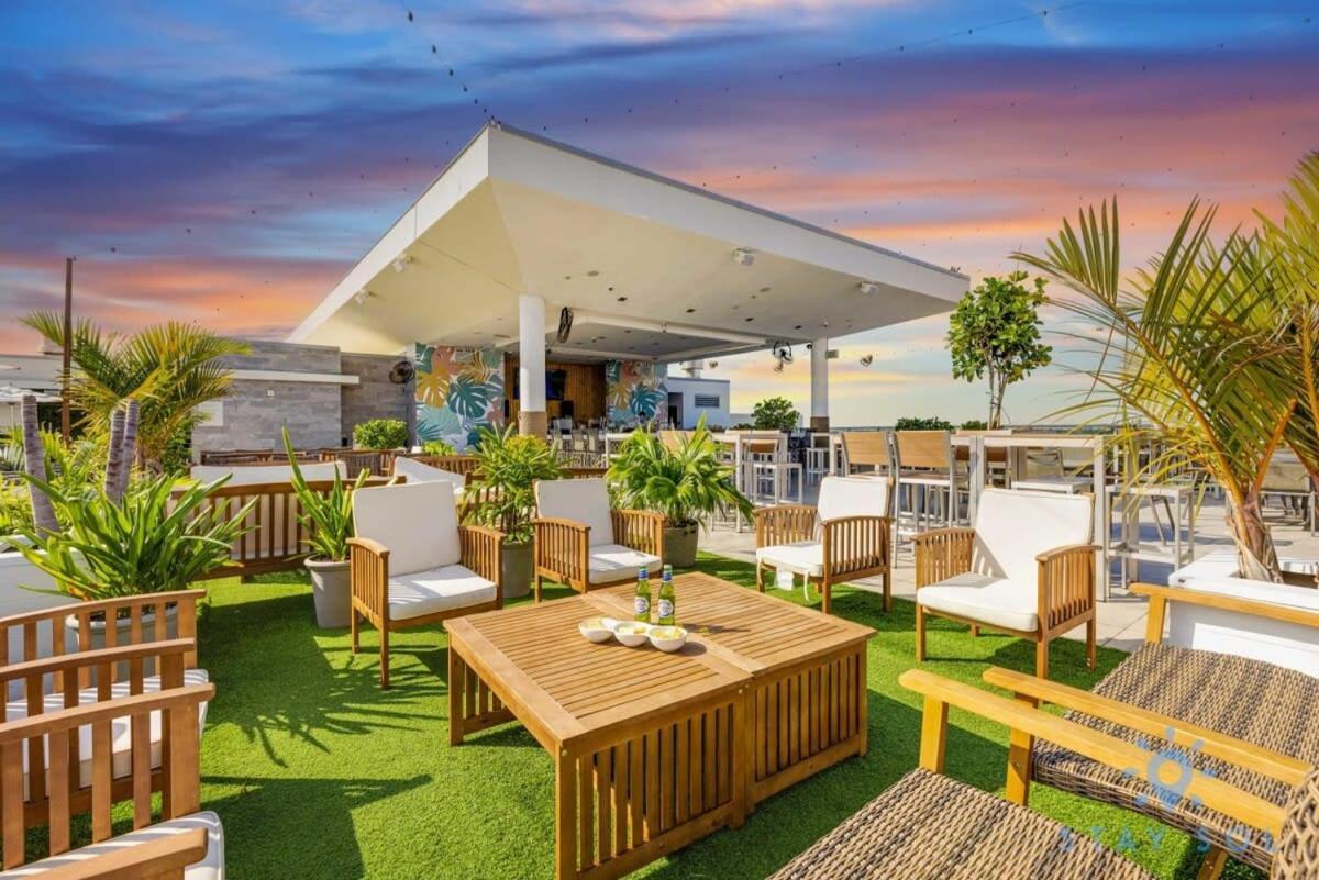 5 Beach Resort w ROOFTOP POOL APT w OCEAN VIEW Balcony UP TO 6 Hollywood Zewnętrze zdjęcie